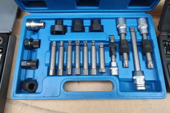 Momentnøgle, gevindskæresæt, rengøringssæt m.m.