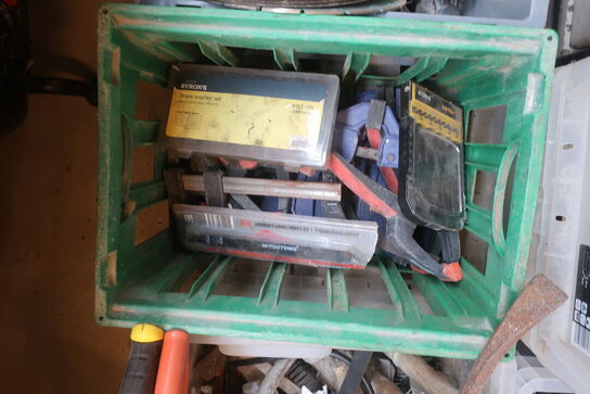 Palle med værktøj, materialer m.m.