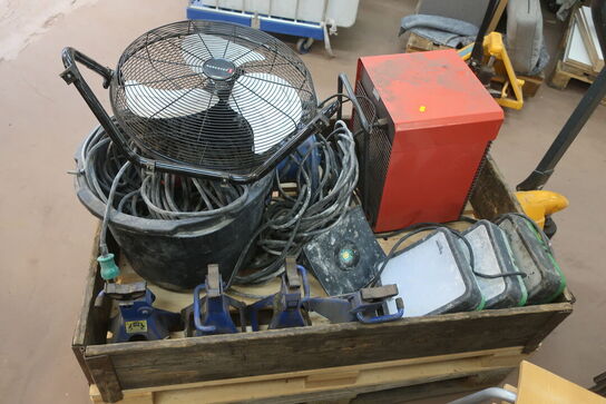 Varmeblæser, lamper, autobukke, ledninger  m.m. 