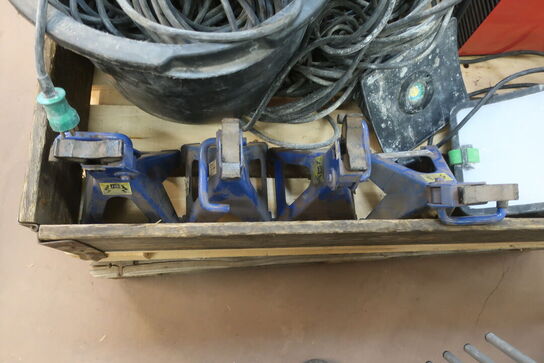 Varmeblæser, lamper, autobukke, ledninger  m.m. 