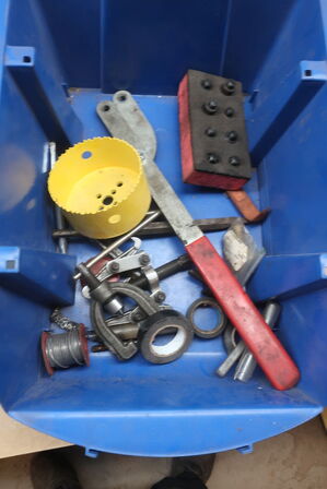 Hulbor, startkabler, værktøj m.m.