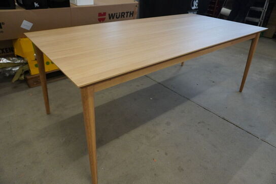 Spisebord REWIND WORKSHOP "Grantholt" Oak