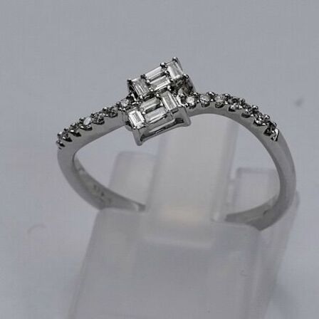 Brillantring af 9 kt. guld