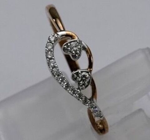 Diamantring af 9 kt. guld prydet med brillantslebne diamanter