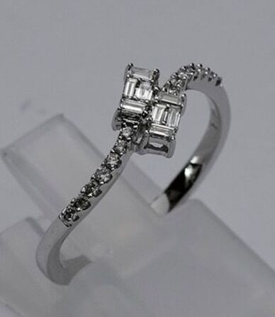 Brillantring af 9 kt. guld