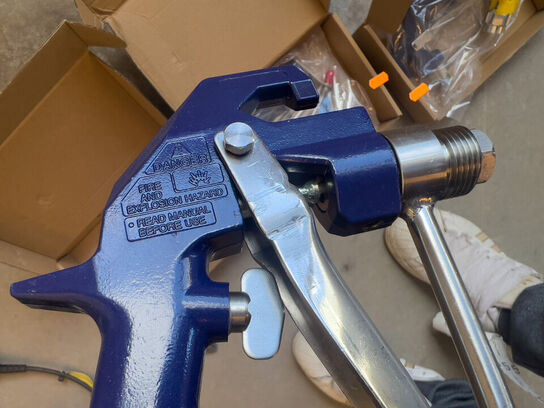 3 stk. sprøjtepistoler (ubrugte)