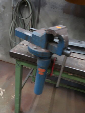 Filebænk m. 2. stk. skruestik m. PEDDINGTON løftefunktion