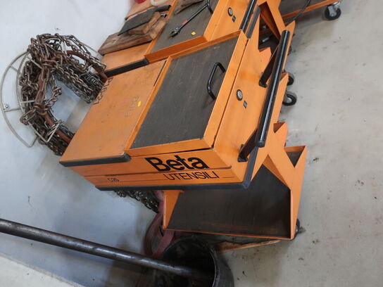 Værktøjsbord BETA UTENSILI TANK C25 inkl. indhold
