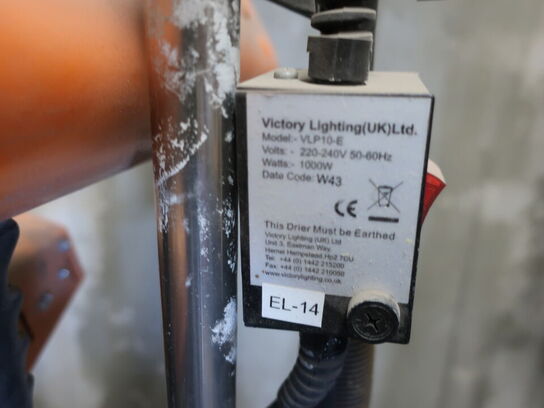 7 stk. infrarøde varmelamper & arbejdslampe på stativ