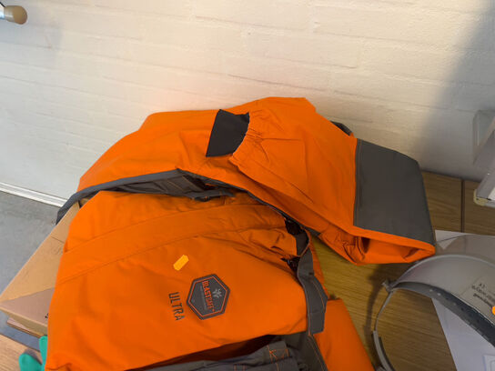 Beskyttelsesdragter & NOVA hjelm