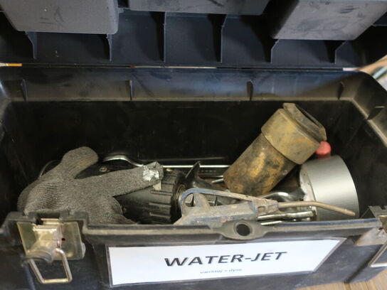 Højtryksanlæg (2000 bar) AQUATOOLS (SIHM) til vandafrensning af emner