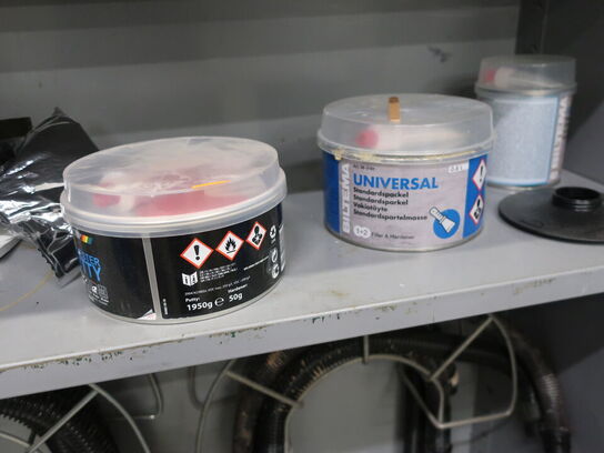 Stålskab inkl. indhold (se billeder)