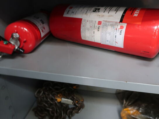 Stålskab inkl. indhold (se billeder)