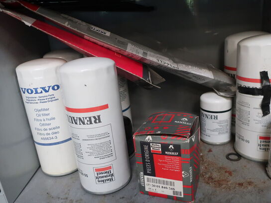 Stålskab inkl. indhold (se billeder)