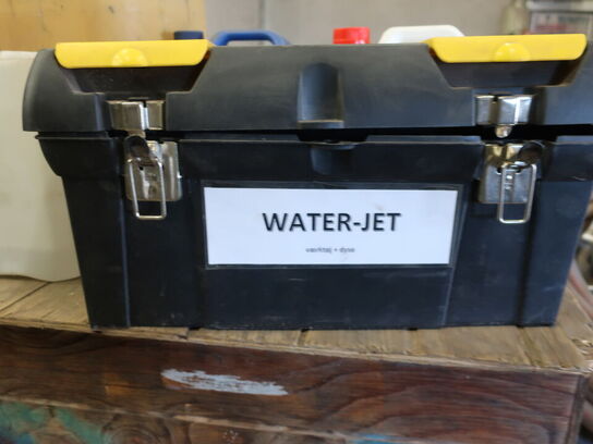 Højtryksanlæg (2000 bar) AQUATOOLS (SIHM) til vandafrensning af emner