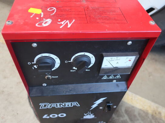 12/24V lader DANIA 400