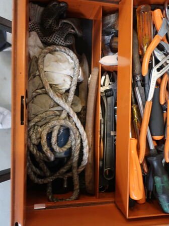 Værktøjsbord BETA UTENSILI TANK C25 inkl. indhold