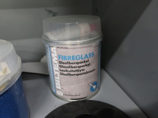 Stålskab inkl. indhold (se billeder)