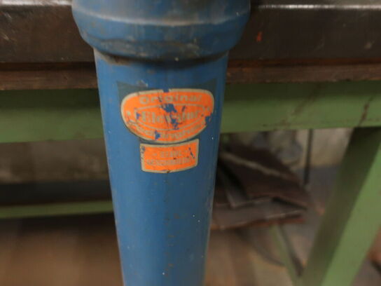 Filebænk m. 2. stk. skruestik m. PEDDINGTON løftefunktion