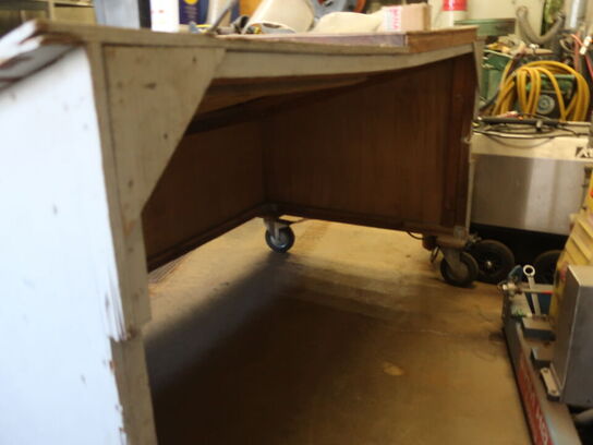 Højtryksanlæg (2000 bar) AQUATOOLS (SIHM) til vandafrensning af emner