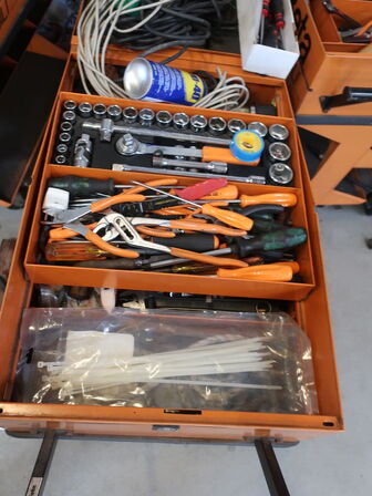 Værktøjsbord BETA UTENSILI TANK C25 inkl. indhold