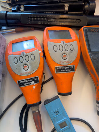 Forsk. måleværktøjer bl.a. ELCOMETER
