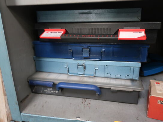 "Tøm skabet" - Indhold i 2 skabe (øvre & nedre)