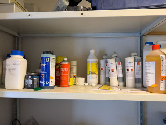 Div. kemi på hylde
