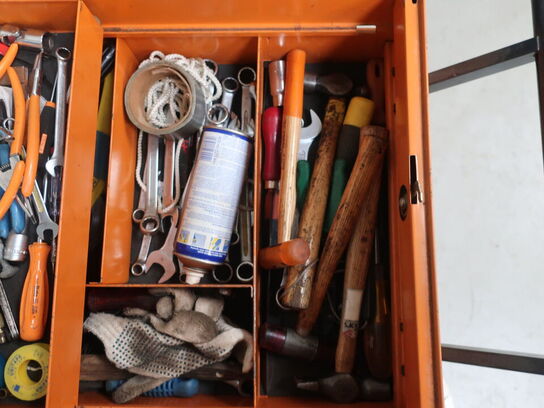 Værktøjsbord BETA UTENSILI TANK C25 inkl. indhold