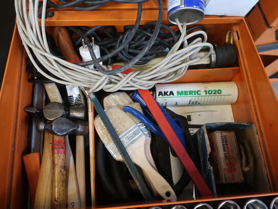 Værktøjsbord BETA UTENSILI TANK C25 inkl. indhold