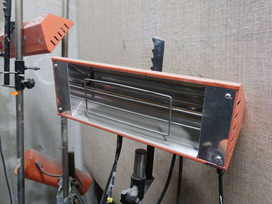 7 stk. infrarøde varmelamper & arbejdslampe på stativ