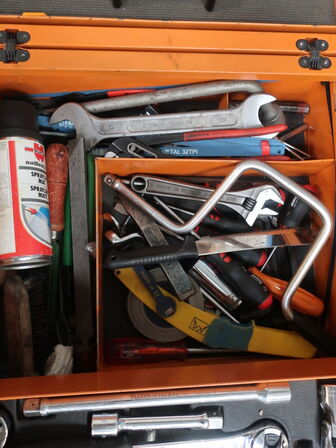 Værktøjsbord BETA UTENSILI TANK C25 inkl. indhold