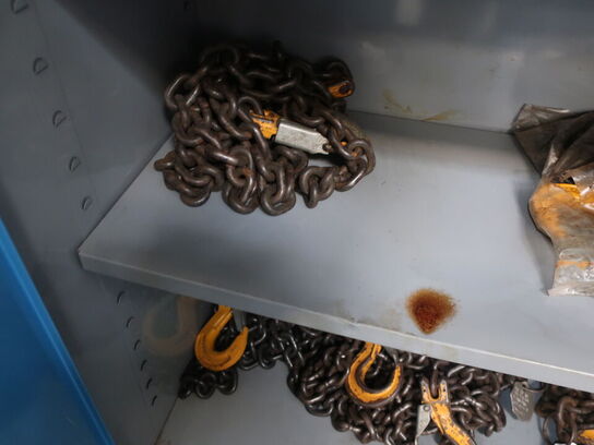 Stålskab inkl. indhold (se billeder)