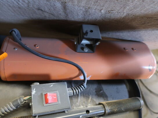 7 stk. infrarøde varmelamper & arbejdslampe på stativ