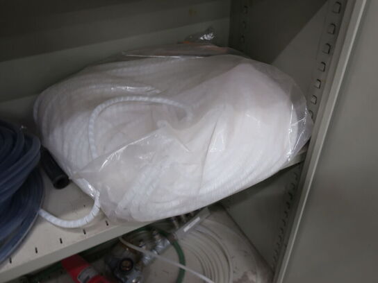 Stålskab BLIKA inkl. indhold (se billeder)