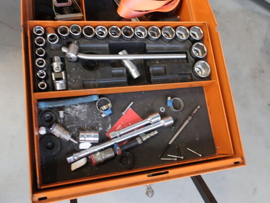 Værktøjsbord BETA UTENSILI TANK C25 inkl. indhold