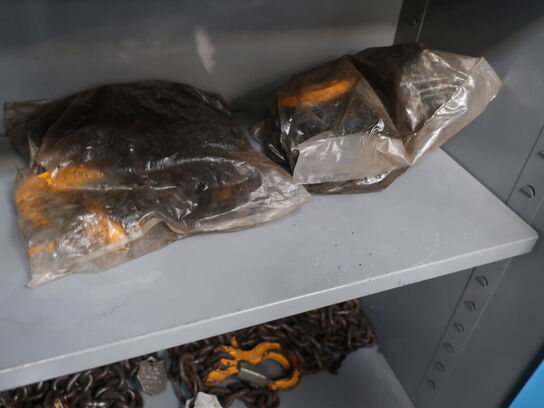 Stålskab inkl. indhold (se billeder)