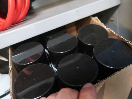 Stålskab inkl. indhold (se billeder)