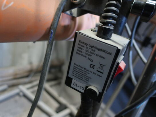 7 stk. infrarøde varmelamper & arbejdslampe på stativ