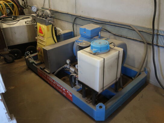 Højtryksanlæg (2000 bar) AQUATOOLS (SIHM) til vandafrensning af emner