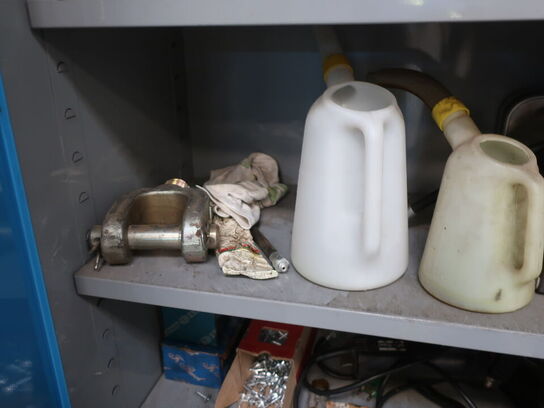 Stålskab inkl. indhold (se billeder)