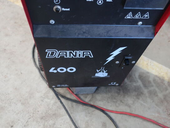 12/24V lader DANIA 400