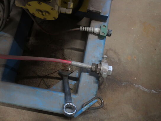 Højtryksanlæg (2000 bar) AQUATOOLS (SIHM) til vandafrensning af emner