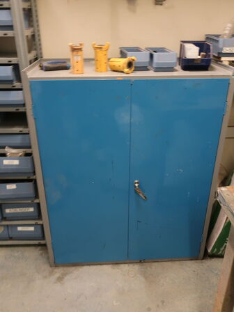 Stålskab (uden indhold)