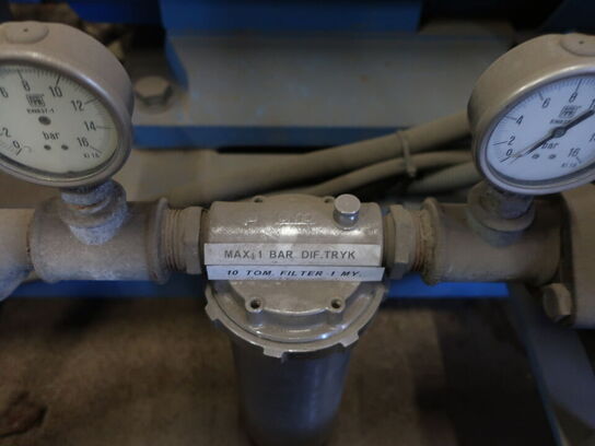 Højtryksanlæg (2000 bar) AQUATOOLS (SIHM) til vandafrensning af emner