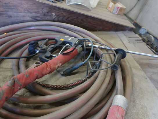 Højtryksanlæg (2000 bar) AQUATOOLS (SIHM) til vandafrensning af emner