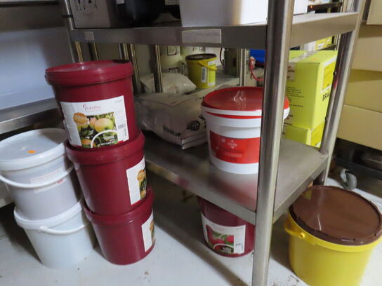 Div. reoler med indhold