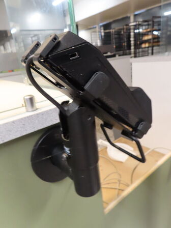 POS terminal med dankortterminal, stregkodescanner og pengeskuffe