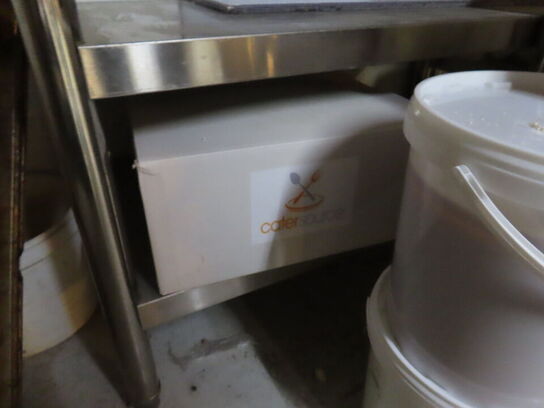 Div. reoler med indhold