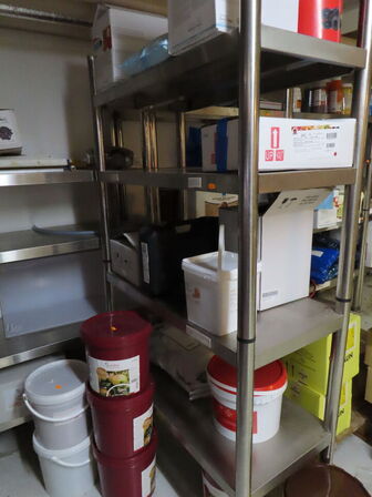 Div. reoler med indhold